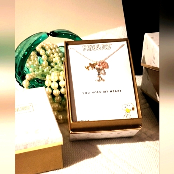 NEW Peanuts Tri-Tone Crystal Snoopy, Woodstock & Heart Charm Pendant Necklace - Picture 8 of 16